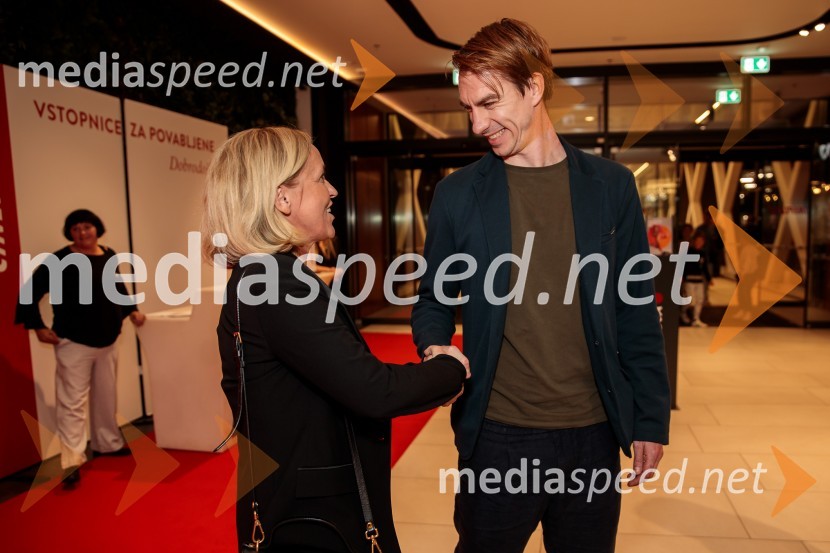  Nataša Bučar, direktorica, Slovenski filmski center;  Jure Henigman, igralecPremiera slovenskega filma Opazovanje, Cineplexx Ljubljana