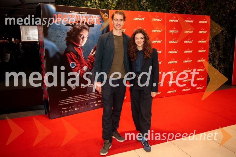  Jure Henigman, igralec;  Diana  Kolenc, igralkaPremiera slovenskega filma Opazovanje, Cineplexx Ljubljana