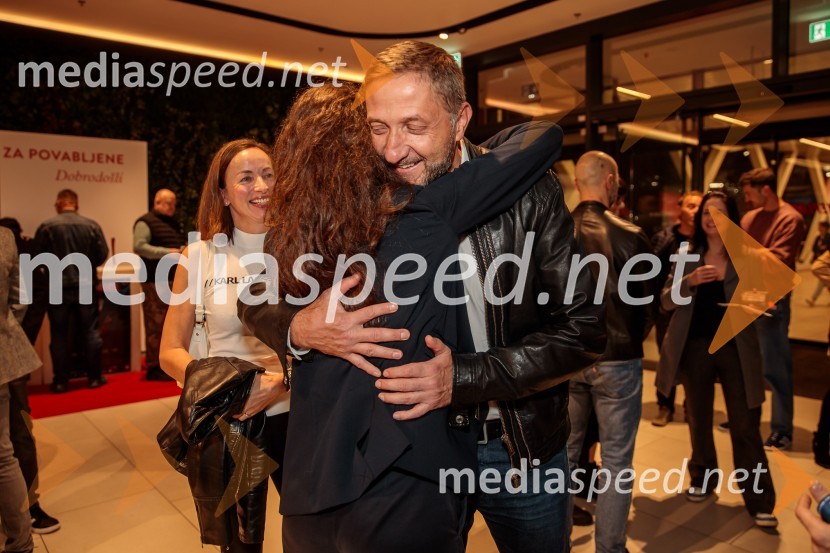 dr. Eva Boštjančič, vodja odelka za psihologijo dela in organizacije, Filozofska fakulteta v Ljubljani;  Diana  Kolenc, igralka;  Klemen Boštjančič, minister za financePremiera slovenskega filma Opazovanje, Cineplexx Ljubljana