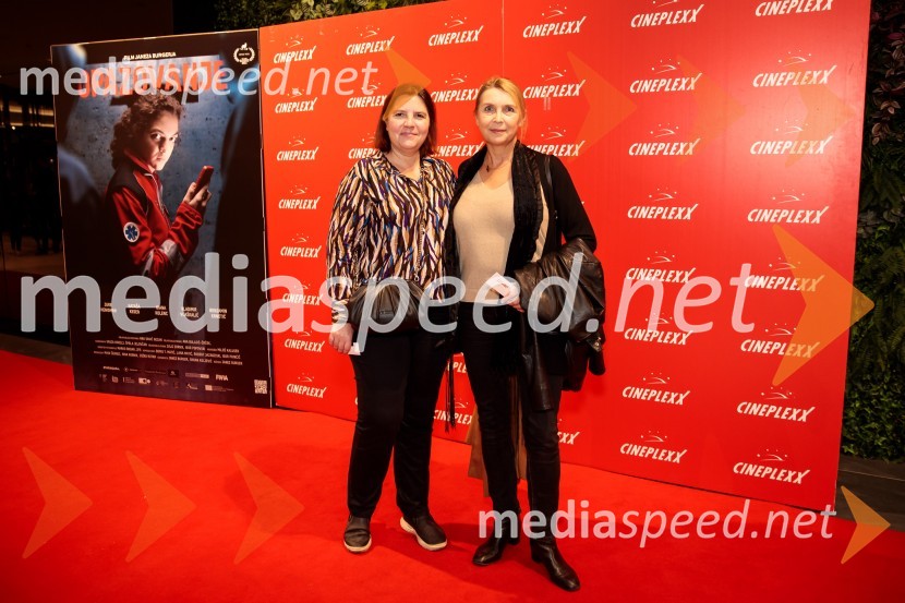  Teja Pelko, novinarka;  Darja Reichman, igralkaPremiera slovenskega filma Opazovanje, Cineplexx Ljubljana