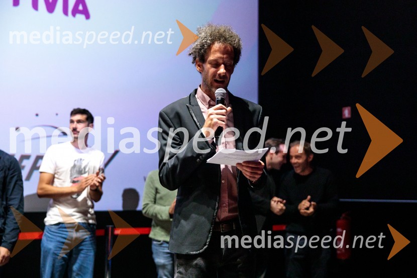  Toni Cahunek, igralec, novinarPremiera slovenskega filma Opazovanje, Cineplexx Ljubljana