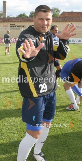 Amir Karič, nogometašFree kick master Slovenija 2005