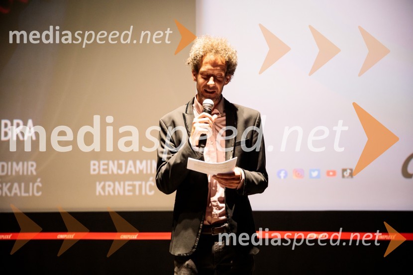  Toni Cahunek, igralec, novinarPremiera slovenskega filma Opazovanje, Cineplexx Ljubljana