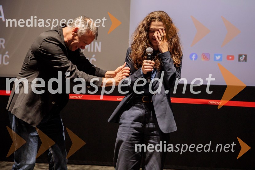  Janez Burger, režiser;  Diana  Kolenc, igralkaPremiera slovenskega filma Opazovanje, Cineplexx Ljubljana