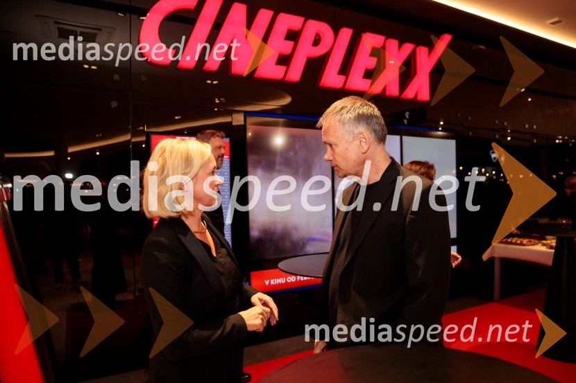  Nataša Bučar, direktorica, Slovenski filmski center;  Janez Burger, režiserPremiera slovenskega filma Opazovanje, Cineplexx Ljubljana