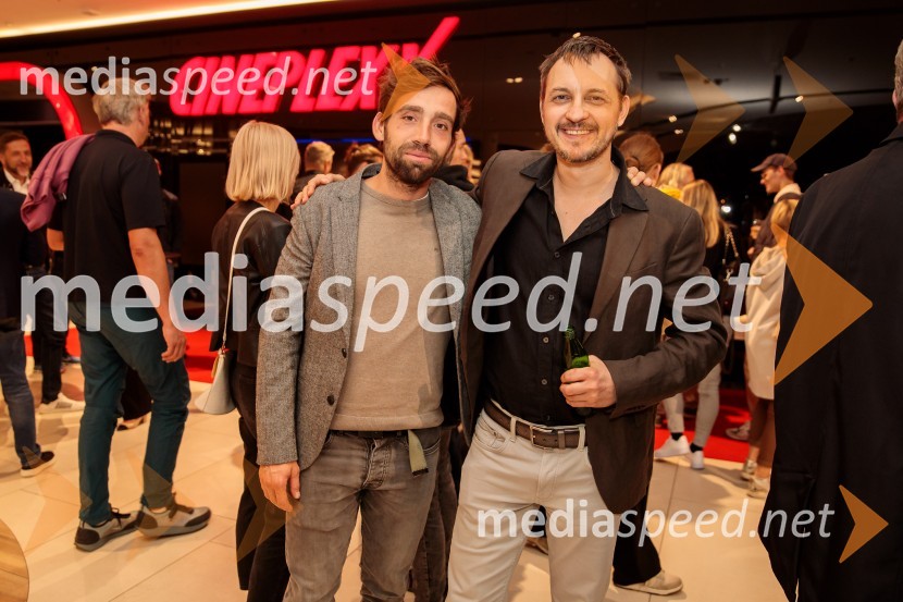  Vito Weis, igralec;  Blaž Setnikar, igralecPremiera slovenskega filma Opazovanje, Cineplexx Ljubljana