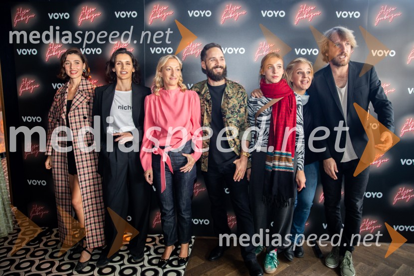  Zala Djurić, igralka;  Sanja Raičević, režiserka;  Stella Litou, direktorica, PRO PLUS in RTL Hrvaška;  Luka Štigl, režiser;  Mila Fürst, igralka;  Karin Komljanec, igralka;  Matej   Puc, igralecEkskluzivna premiera nove serije Hiša ljubezni
