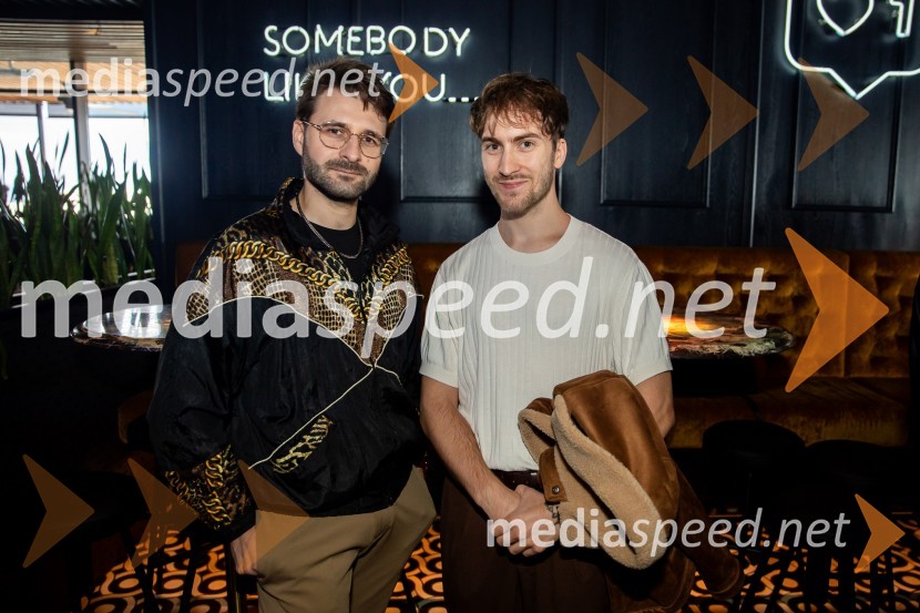  Aljaž Tepina, režiser, fotograf, producent;  Žiga Kukovič, režiserEkskluzivna premiera nove serije Hiša ljubezni