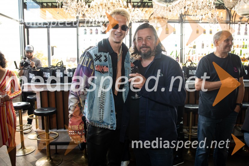  Igor Mikić, fitnes trenes, voditelj;  ... Ekskluzivna premiera nove serije Hiša ljubezni