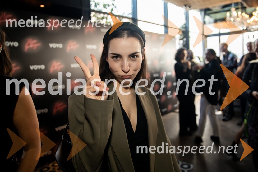   Anastasija Jović , novinarka, POP TVEkskluzivna premiera nove serije Hiša ljubezni