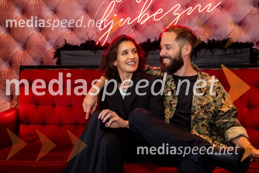  Sanja Raičević, režiserka;  Luka Štigl, režiserEkskluzivna premiera nove serije Hiša ljubezni
