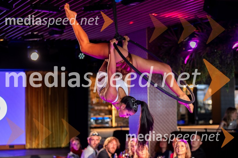  Tamia Šeme, cirkuška umetnicaEkskluzivna premiera nove serije Hiša ljubezni