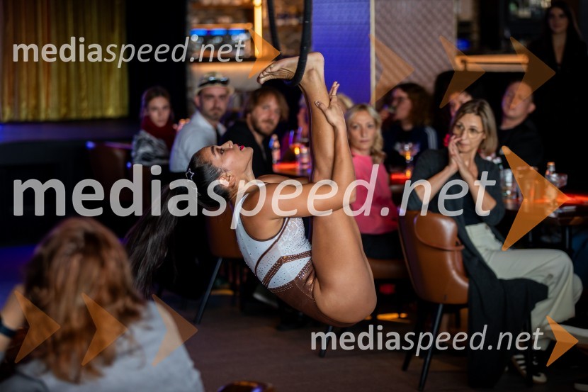  Tamia Šeme, cirkuška umetnicaEkskluzivna premiera nove serije Hiša ljubezni