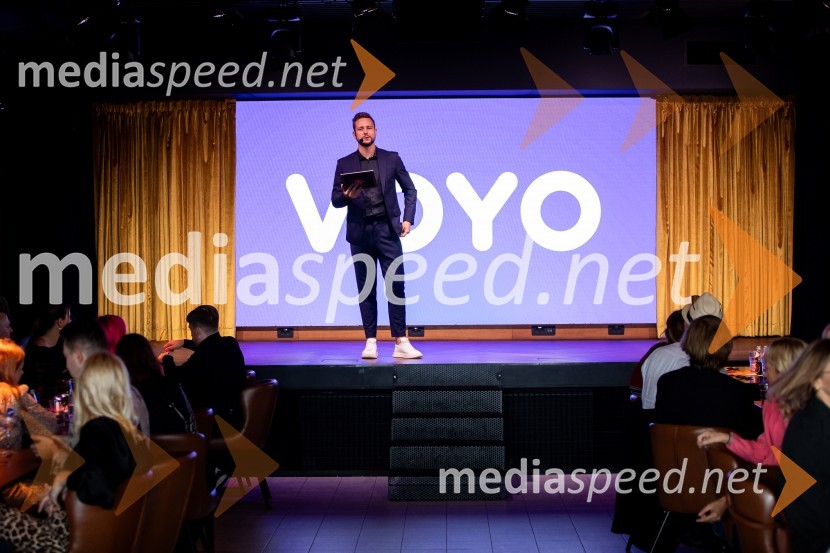  Alen Podlesnik, moderator, novinar POP TVEkskluzivna premiera nove serije Hiša ljubezni