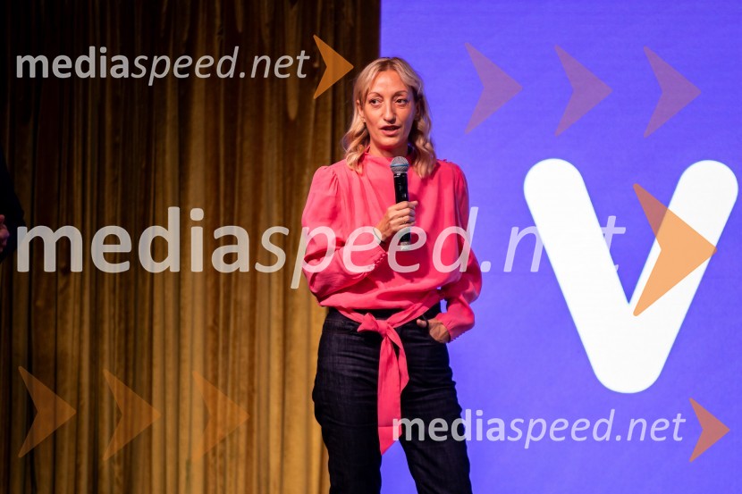  Stella Litou, direktorica, PRO PLUS in RTL HrvaškaEkskluzivna premiera nove serije Hiša ljubezni