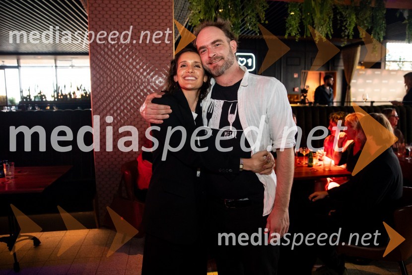  Sanja Raičević, režiserka;  Gregor Gruden, igralecEkskluzivna premiera nove serije Hiša ljubezni