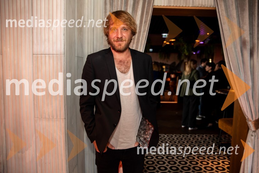  Matej   Puc, igralecEkskluzivna premiera nove serije Hiša ljubezni