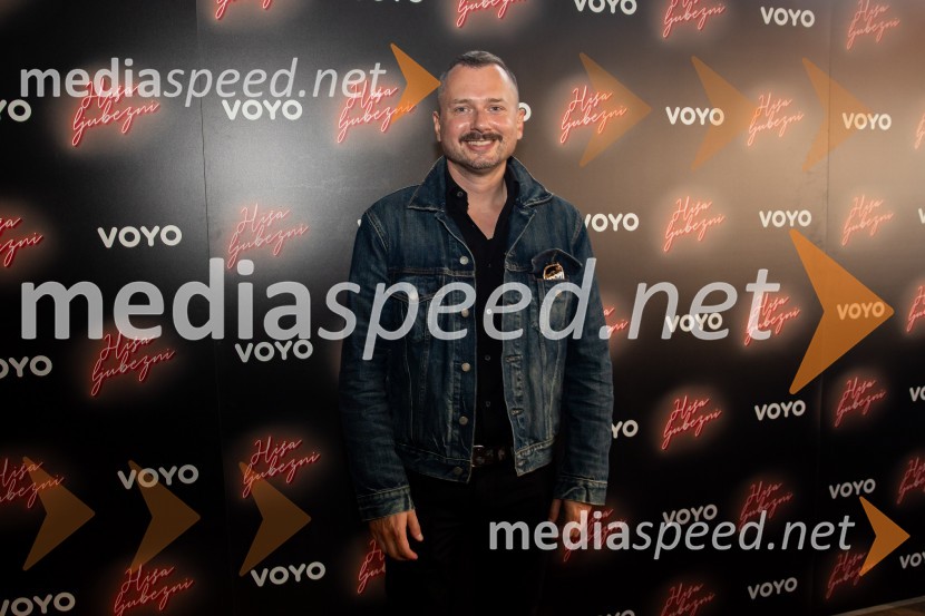  Dejan Krupić, igralecEkskluzivna premiera nove serije Hiša ljubezni