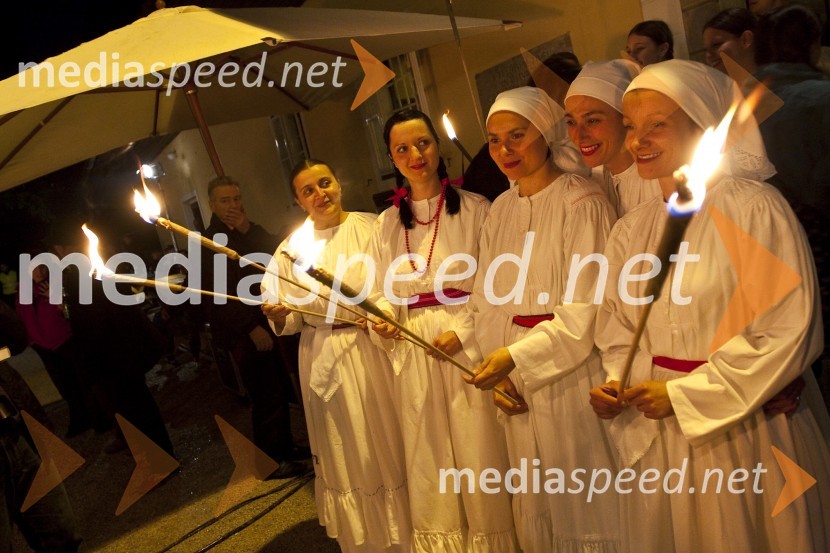 Folklorna skupina DragatušPodelitev nagrade Kresnik