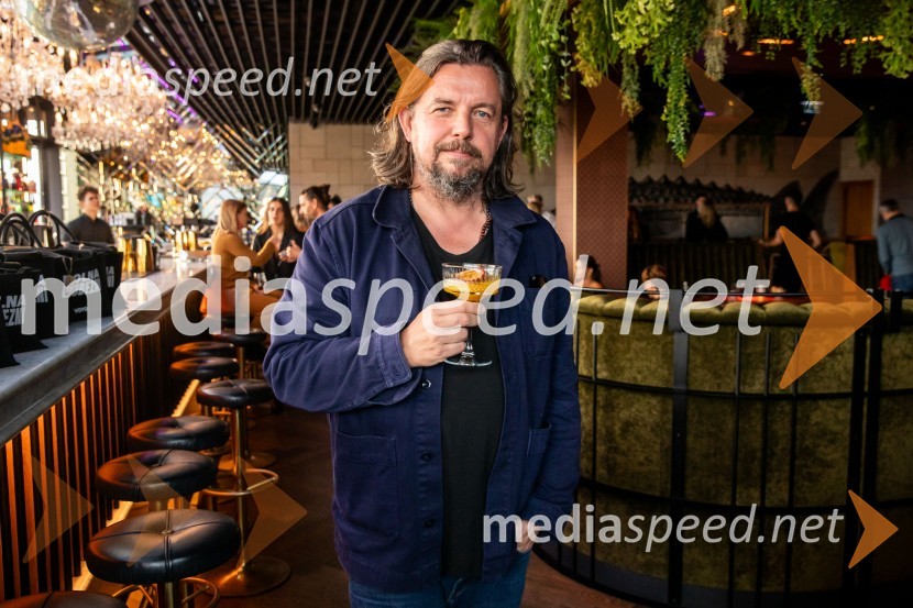 Ekskluzivna premiera nove serije Hiša ljubezni