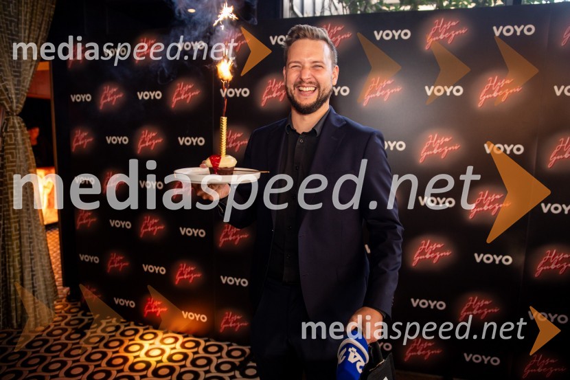  Alen Podlesnik, moderator, novinar POP TVEkskluzivna premiera nove serije Hiša ljubezni