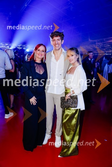  Janja Pušl, ustanoviteljica in solastnica Bolero;  ... ;  Nika Kljun, plesalkaPrireditev ob 70. obletnici Plesne zveze Slovenije