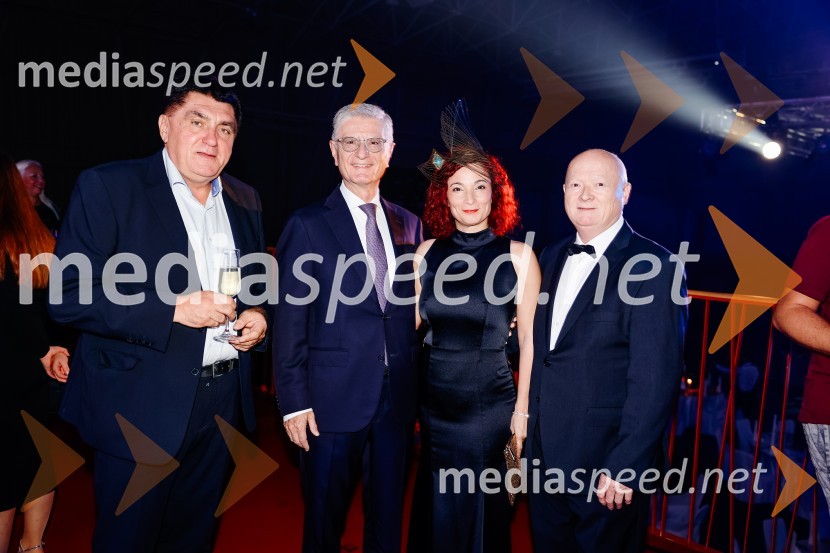  Peter Misja, župan, Občina Podčetrtek, predsednik Turistične zveze Slovenije;  Franjo Bobinac, predsednik, Olimpijski komite Slovenije;  Fiona Johnson, plesna pedagoginja;  Zoran Kljun, direktor, plesna šola BoleroPrireditev ob 70. obletnici Plesne zveze Slovenije