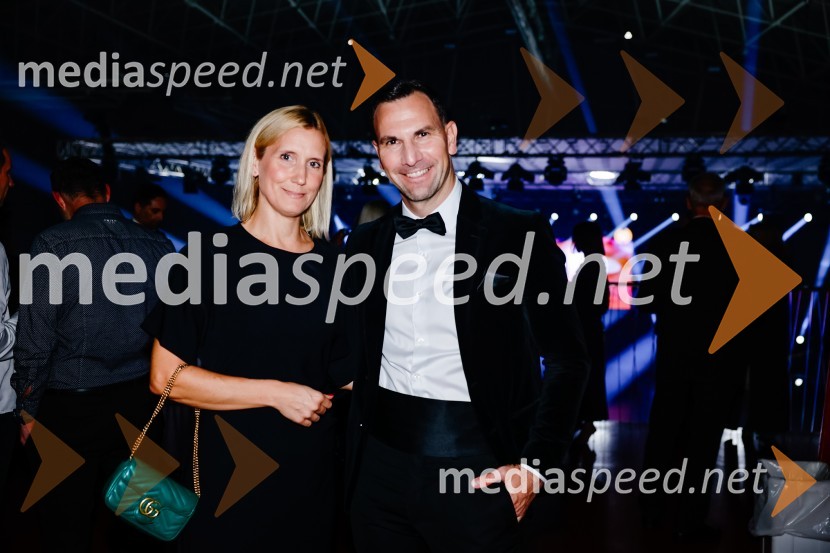  Tanja Česen;  Matevž Česen, poklicni plesalec, koreograf, trener športnega plesa, plesni sodnik Prireditev ob 70. obletnici Plesne zveze Slovenije