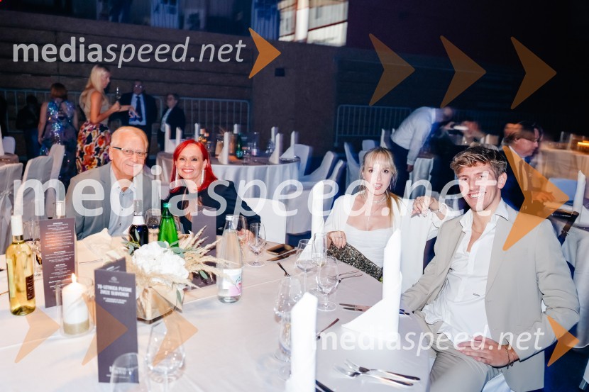  ... ;  Janja Pušl, ustanoviteljica in solastnica Bolero;  Nika Kljun, plesalka;  ... Prireditev ob 70. obletnici Plesne zveze Slovenije