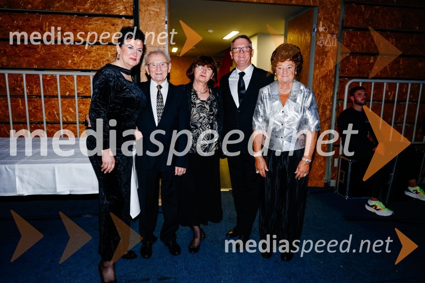  Karmen Intihar, plesna trenerka, koreografinja, sodnica;  Franjo Kozar, plesni pedagog, sodnik;  Irena Kozar;   Miram Pritekelj, pedagog, koreograf, sodnik;  Mira BencakPrireditev ob 70. obletnici Plesne zveze Slovenije