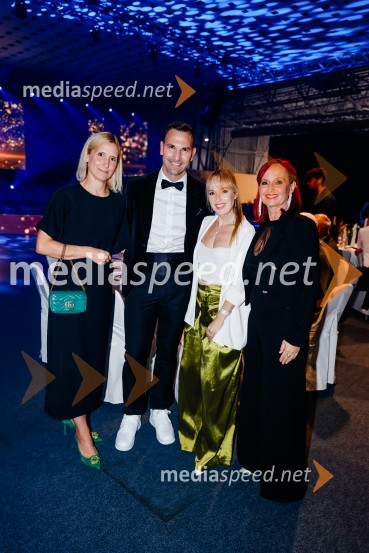  Tanja Česen;  Matevž Česen, poklicni plesalec, koreograf, trener športnega plesa, plesni sodnik ;  Nika Kljun, plesalka;  Janja Pušl, ustanoviteljica in solastnica BoleroPrireditev ob 70. obletnici Plesne zveze Slovenije