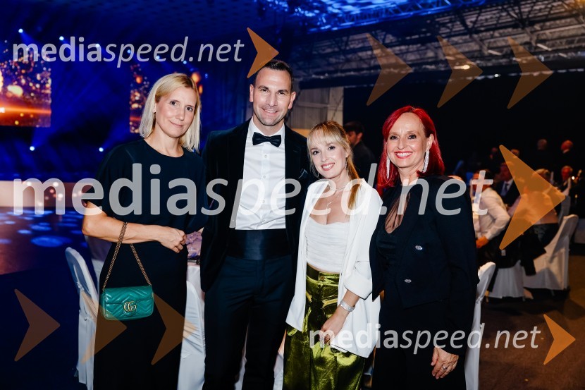  Tanja Česen;  Matevž Česen, poklicni plesalec, koreograf, trener športnega plesa, plesni sodnik ;  Nika Kljun, plesalka;  Janja Pušl, ustanoviteljica in solastnica BoleroPrireditev ob 70. obletnici Plesne zveze Slovenije