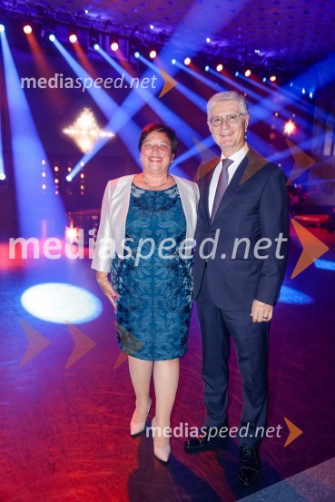  Mirjam Kerpan Izak, direktorica, List d.o.o.;  Franjo Bobinac, predsednik, Olimpijski komite SlovenijePrireditev ob 70. obletnici Plesne zveze Slovenije