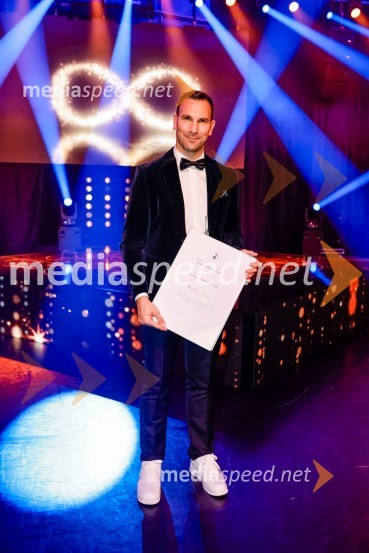  Matevž Česen, poklicni plesalec, koreograf, trener športnega plesa, plesni sodnik Prireditev ob 70. obletnici Plesne zveze Slovenije