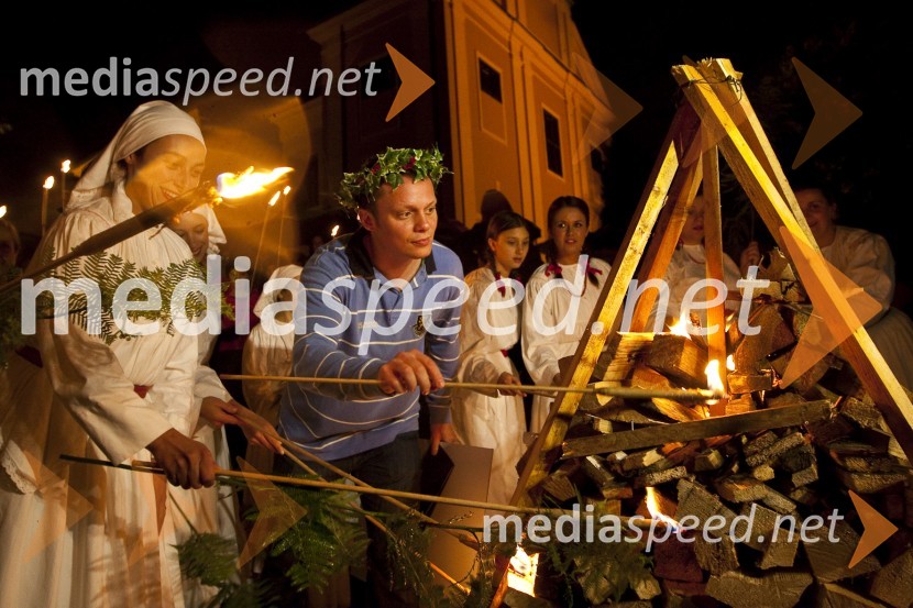 Aleksandar Rajaković - Sale, predstavnik Gorana Vojnoviča, v vlogi Marka Đorđića, literarnega junaka romana Čefurji raus! Gorana Vojnoviča, dobitnika nagrade Kresnik 2009Podelitev nagrade Kresnik