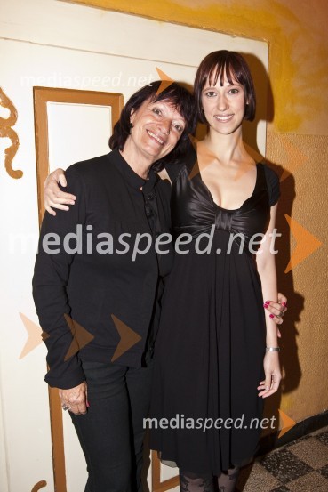 Manca Košir, publicistka in njena hči, Tina Košir, povezovalka dogodkaPodelitev nagrade Kresnik