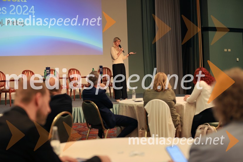  Lucija Sajevec, direktorica AMZSManagerski kongres 2024, prvi dan