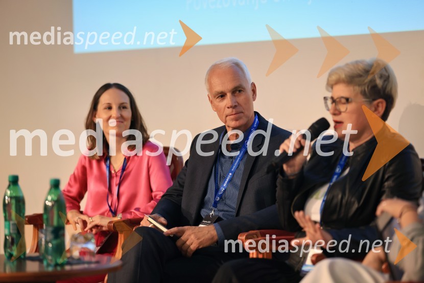  Eva Bönisch;  Jaka Stele, direktor Visionect;  Lenja Faraguna, strokovnjakinja za marketing in predavateljicaManagerski kongres 2024, prvi dan