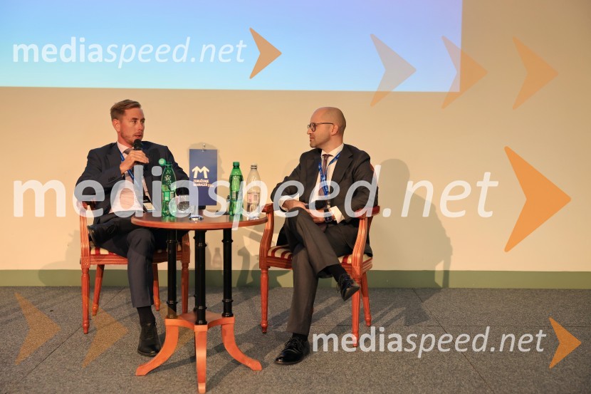  Jernej Salecl, generalni direktor direktorata za internacionalizacijo, podjetništvo in tehnologijo;  Nejc  Novak, odvetnik, lastnik odvetniške pisarne NLawManagerski kongres 2024, prvi dan