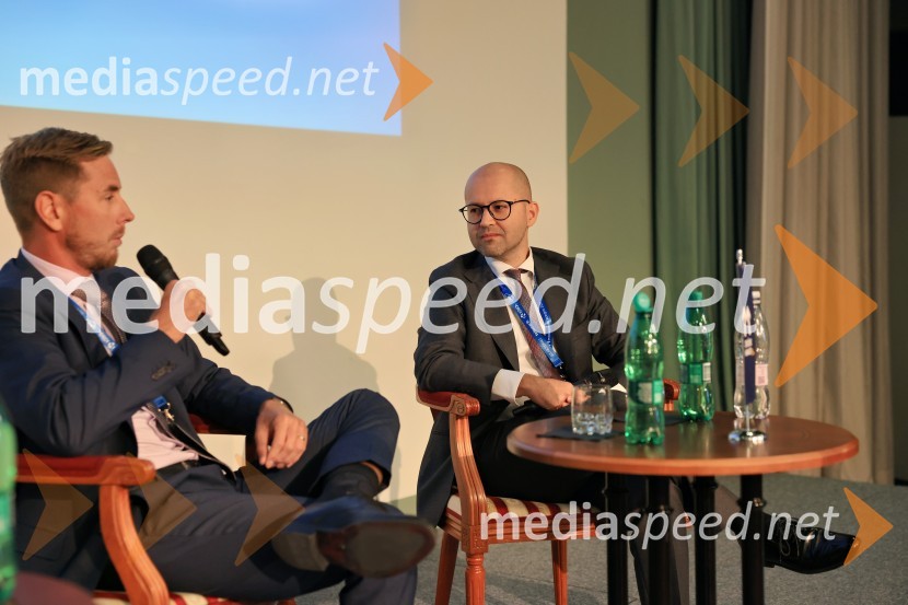  Jernej Salecl, generalni direktor direktorata za internacionalizacijo, podjetništvo in tehnologijo;  Nejc  Novak, odvetnik, lastnik odvetniške pisarne NLawManagerski kongres 2024, prvi dan