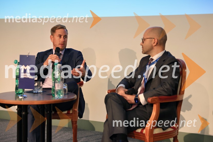  Jernej Salecl, generalni direktor direktorata za internacionalizacijo, podjetništvo in tehnologijo;  Nejc  Novak, odvetnik, lastnik odvetniške pisarne NLawManagerski kongres 2024, prvi dan