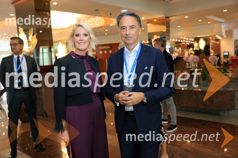  Petra Juvančič, izvršna direktorica, Združenje Manager;  Tomislav Čizmić, predsednik poslovodstva družbe, Telemach Slovenija d.o.o.Managerski kongres 2024, prvi dan