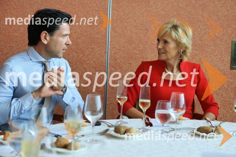  Žiga Hieng, CFA, član uprave Salus;  Aleša Mižigoj, direktorica Medex, d. o. o.Managerski kongres 2024, prvi dan