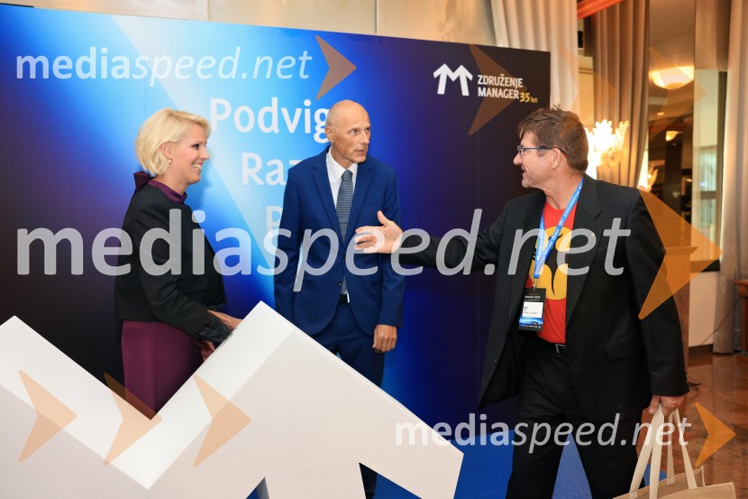  Petra Juvančič, izvršna direktorica, Združenje Manager; mag. Iztok Seljak, predsednik, Združenje Manager;  Dejan Turk, predsednik uprave, A1 SlovenijaManagerski kongres 2024, prvi dan
