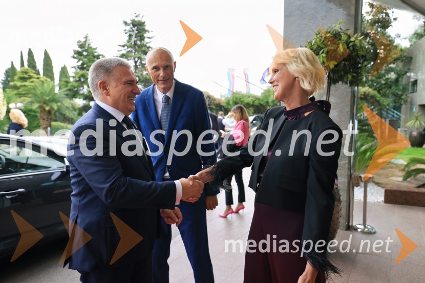  Marko Lotrič, predsednik, Državni svet; mag. Iztok Seljak, predsednik, Združenje Manager;  Petra Juvančič, izvršna direktorica, Združenje ManagerManagerski kongres 2024, prvi dan