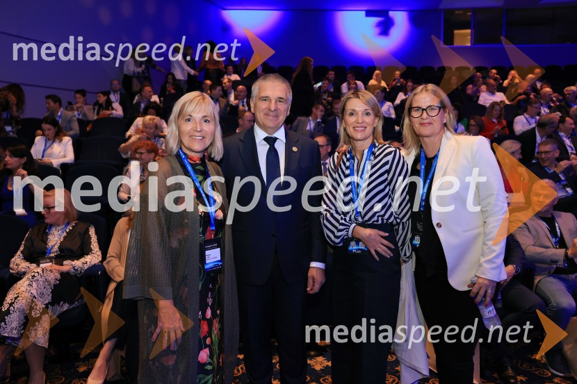  Medeja  Lončar, direktorica, Siemens;  Marko Lotrič, predsednik, Državni svet;  Barbara Uranjek, direktorica, Britansko-slovenska gospodarska zbornica;  Nataša Arko,  client partner, BOC InstituteManagerski kongres 2024, prvi dan