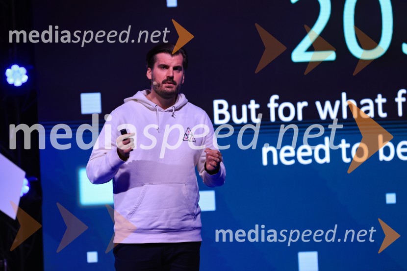  Tibor Merey, generalni direktor in partner, Boston Consulting Group (BCG), globalni vodja za operacije BCG Web3Managerski kongres 2024, prvi dan