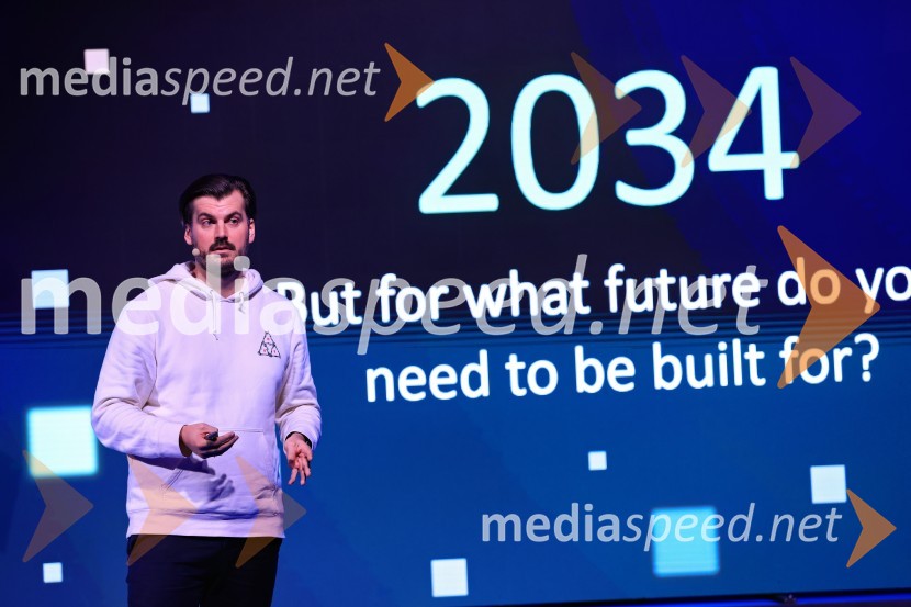  Tibor Merey, generalni direktor in partner, Boston Consulting Group (BCG), globalni vodja za operacije BCG Web3Managerski kongres 2024, prvi dan