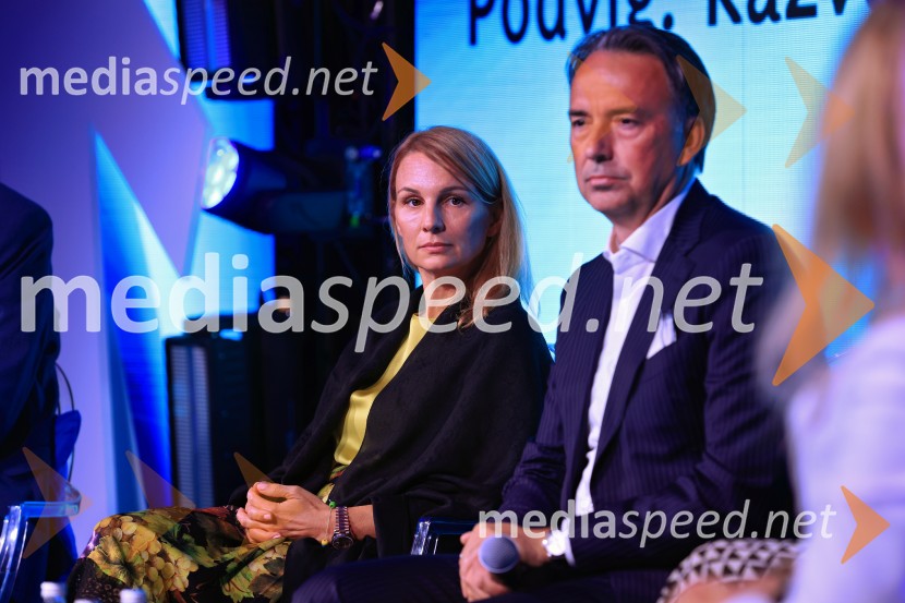  Melanie Seier Larsen, The Boston Consulting Group - Principal in predsednica sekcije managerk;  Tomislav Čizmić, predsednik poslovodstva družbe, Telemach Slovenija d.o.o.Managerski kongres 2024, prvi dan