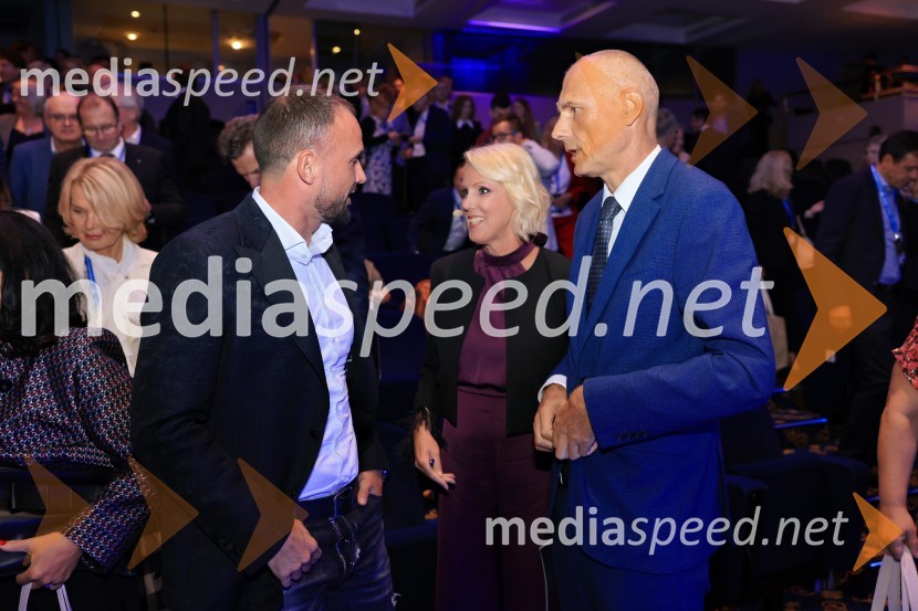  Uroš Zorman, trener, Slovenska rokometna reprezentanca;  Petra Juvančič, izvršna direktorica, Združenje Manager; mag. Iztok Seljak, predsednik, Združenje ManagerManagerski kongres 2024, prvi dan